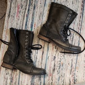 Steve Madden troopa lace up combat boot
